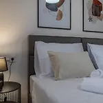 A&m 3 Bridge Luxury Center Apartman *